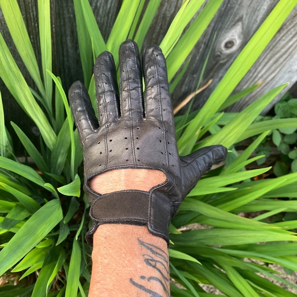 Men's Leather Motorcycle Perforated Riding Biker Gloves, Black, Size Medium - Picture 5 of 7